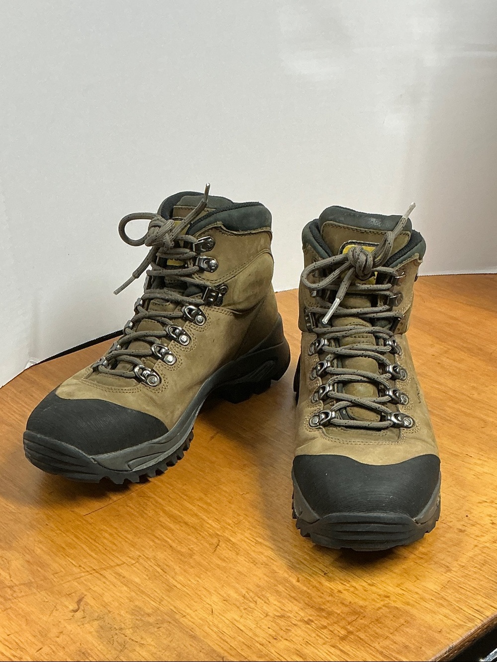 Vasque Brown and Black Men's Hiking Boots